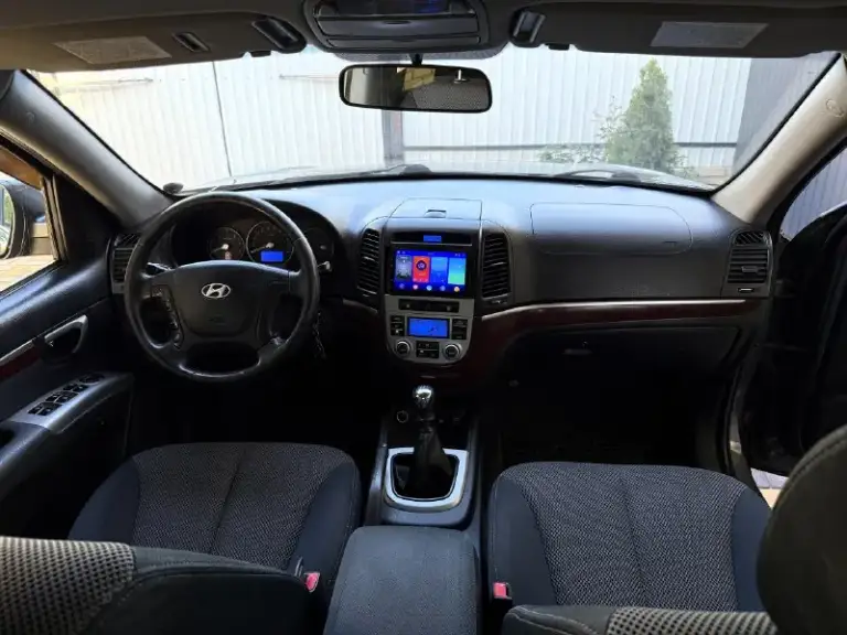 ➡ В продаже: hyundai santa fe ii / hyundai санта фе
Год: 2008 / двигатель: 2,2 / мкпп / полный привод
Пробег: 215 тыс. Км

🔽 Продается обслуженный и ухоженный автомобиль в хорошем состоянии.

- Проведено то – замена масла, фильтров и всех необходимых расходников
- Ревизия топливной системы – выполнена чистка дрв-клапана, замена сальников, диагностика и ревизия форсунок, а также замена свечей накала и ремня грм
- Кузов в хорошем состоянии – минимальные следы эксплуатации, соответствующие возрасту авто
- Надежный и экономичный двигатель + высокий клиренс + полный привод + механика – отличное сочетание для любых дорог

📝 Документы:
Я собственник, без проблем переоформим на вас

🔽 Комплектация и функции:
- Подогрев сидений, складывание зеркал, двухзонный климат-контроль, abs, esp, полный комплект подушек безопасности,
Установлена хорошая музыка + android-планшет. И многое другое

Машина в луганске, осмотр возможен в любое время. Автомобиль в хорошем
📞 Звоните: +7(959)1204792 - фотография - 7