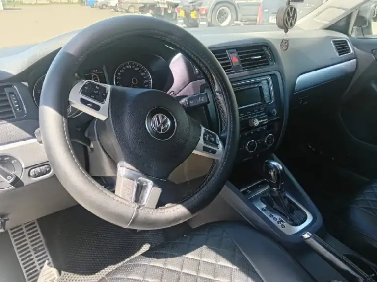 Продаётся отличный автомобиль для комфортного передвижения — volkswagen jetta vi, комплектация «sochi edition», 2013 года выпуска с мотором 1.6 л и автоматической трансмиссией!
Полностью укомплектованная версия автомобиля включает всё необходимое для безопасной и приятной езды.
⚙️ Комплектация и особенности:
• 2-Зонный климат-контроль;
• Передние и задние парктроники;
• Датчик дождя;
• Контроль давления в шинах;
• Сигнализация с автозапуском;
• Обогрев передних сидений;
• Электрические стеклоподъемники всех дверей;
• Круиз-контроль;
И прочие функции, предназначенные для комфортного передвижения.
Автомобиль полностью обслужен!
Осмотр автомобиля г. Горловка.
Цена: 990 000 р.
Контакт: +79781275352
Быстрому покупателю хороший торг!
📞 Звоните: +7(978)1275352 - фотография - 7
