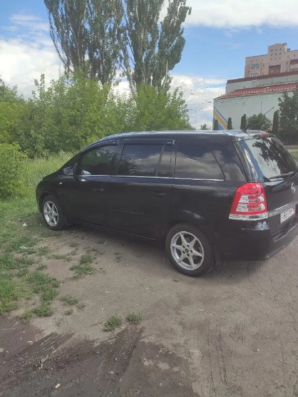 Продам opel zafira b рестайлинг, год выпуска 2009, объем двигателя 2.2 бензин, пробег оригинальный 184тыс. Км. Коробка автомат. Авто из германии, в родной краске, стекла тоже родные. Салон в идеальном состоянии. На новой летней резине, зимняя в придачу. Два ключа. Датчик света, датчик дождя, адаптивный би ксенон. Новый аккумулятор стоит. Из последнего, что было сделано это замена передних амортизаторов с опорниками, сайлентблоки задней балки, сайлентблоки подрамника и передних рычагов, новый компрессор и радиатор кондиционера, удалены и отшиты вихревые заслонки, новые иридиевые свечи, заменена прокладка клапанной крышки, задние фонари новые, передние тормозные диски и колодки. В общем авто не требует вложений от слова совсем, всегда всё вовремя менялось и обслуживалось, денег не жалел на ремонты, личный автомобиль!
Цена 850 000.
Любые проверки и диагностики на любой сто за ваш счёт.
Заинтересованным звонить по телефону: +79493280707
📞 Звоните: +7(949)3280707 - фотография - 1