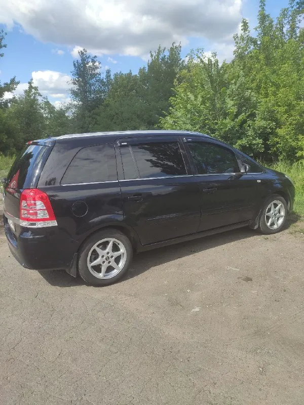 Продам opel zafira b рестайлинг, год выпуска 2009, объем двигателя 2.2 бензин, пробег оригинальный 184тыс. Км. Коробка автомат. Авто из германии, в родной краске, стекла тоже родные. Салон в идеальном состоянии. На новой летней резине, зимняя в придачу. Два ключа. Датчик света, датчик дождя, адаптивный би ксенон. Новый аккумулятор стоит. Из последнего, что было сделано это замена передних амортизаторов с опорниками, сайлентблоки задней балки, сайлентблоки подрамника и передних рычагов, новый компрессор и радиатор кондиционера, удалены и отшиты вихревые заслонки, новые иридиевые свечи, заменена прокладка клапанной крышки, задние фонари новые, передние тормозные диски и колодки. В общем авто не требует вложений от слова совсем, всегда всё вовремя менялось и обслуживалось, денег не жалел на ремонты, личный автомобиль!
Цена 850 000.
Любые проверки и диагностики на любой сто за ваш счёт.
Заинтересованным звонить по телефону: +79493280707
📞 Звоните: +7(949)3280707 - фотография - 2