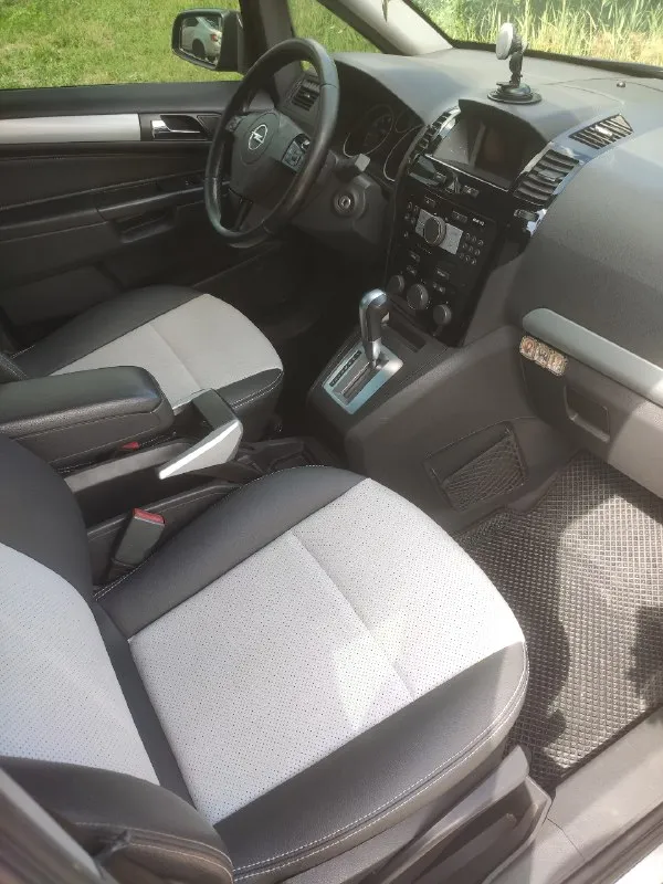 Продам opel zafira b рестайлинг, год выпуска 2009, объем двигателя 2.2 бензин, пробег оригинальный 184тыс. Км. Коробка автомат. Авто из германии, в родной краске, стекла тоже родные. Салон в идеальном состоянии. На новой летней резине, зимняя в придачу. Два ключа. Датчик света, датчик дождя, адаптивный би ксенон. Новый аккумулятор стоит. Из последнего, что было сделано это замена передних амортизаторов с опорниками, сайлентблоки задней балки, сайлентблоки подрамника и передних рычагов, новый компрессор и радиатор кондиционера, удалены и отшиты вихревые заслонки, новые иридиевые свечи, заменена прокладка клапанной крышки, задние фонари новые, передние тормозные диски и колодки. В общем авто не требует вложений от слова совсем, всегда всё вовремя менялось и обслуживалось, денег не жалел на ремонты, личный автомобиль!
Цена 850 000.
Любые проверки и диагностики на любой сто за ваш счёт.
Заинтересованным звонить по телефону: +79493280707
📞 Звоните: +7(949)3280707 - фотография - 9
