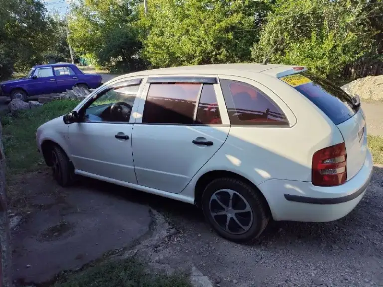 Продаю skoda фабия 1.4 mpi. Механика кондиционер заправлен, отлично работает, бензин,2002г в хорошем состоянии, вопросы по телефону +79493492334 цена 500к
📞 Звоните: +7(949)3492334 - фотография - 4