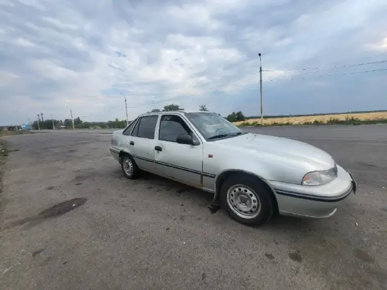 Добрый день.
Продам: деу нексия 2007 года
Пробег: 240 тыс.
Цена: 100.000 р (небольшой торг)
Двигатель: 1.5 л. , 16 клапанов. 85 л/с
Машина внешне не в лучшем состоянии. По фото можно увидеть. Но в тоже время достаточно многое делалось.
Из больших изменений, полная переварка корыт (всех 4-х) обработка дна. Прокладка новых магистралей тормозных трубок.
Замена ремня грм, помпа и натяжитель 30 тыс назад.
Машина технически обслужена. Ехать может куда нужно. Резина лето покупалась два месяца назад. Отдам в комплекте и зиму. (один сезон катана)
Телефон для связи: +79592673673
Территориально: стаханов
📞 Звоните: +7(959)2673673 - фотография - 7
