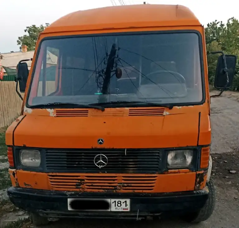 Продам автобус mercedes t1 207d 1987 года выпуска. Пробег 462 тысячи. Машина на ходу. Двигатель 2.9 без турбины, масло не ест. Рама целая. Коробка новая. 8 посадочных мест (сиденья идут в придачу). Учет рф. Цена 320 000 рублей. Торг у капота. Все вопросы по телефону +7-959-036-40-43 валентин/ +7-959-184-91-51 елена. Звонить с 10:00 до 20:00.
📞 Звоните: +7(959)0364043 - фотография - 5