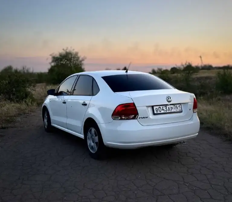 Продам volkswagen polo год 2013 двигатель 1.6 кпп механика пробег 201тыс автомобиль в отличном состоянии, два хозяина, машина в родном окрасе, без дтп, без ржавчины и гнили, присутствуют сколы, все остекление родное, залита прошивка, установлен паук, едет очень бодро, двигатель масло не расходует, кпп и ходовая на отлично, сигнализация starline c автозапуском автомобиль вложений не требует сел и поехал, автотека зелёная цена 730 тыс. Торг у капота осмотр шахтёрск тел +7 (949)4037217 +7 (949)3110707
📞 Звоните: +7(949)4037217 - фотография - 4