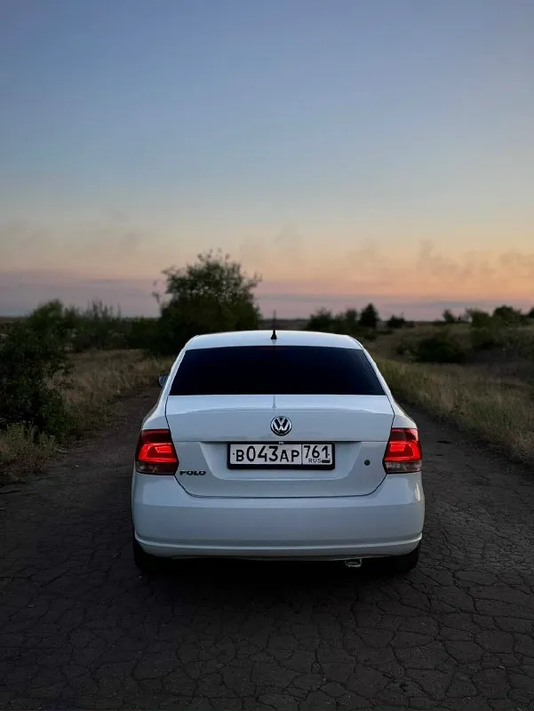 Продам volkswagen polo год 2013 двигатель 1.6 кпп механика пробег 201тыс автомобиль в отличном состоянии, два хозяина, машина в родном окрасе, без дтп, без ржавчины и гнили, присутствуют сколы, все остекление родное, залита прошивка, установлен паук, едет очень бодро, двигатель масло не расходует, кпп и ходовая на отлично, сигнализация starline c автозапуском автомобиль вложений не требует сел и поехал, автотека зелёная цена 730 тыс. Торг у капота осмотр шахтёрск тел +7 (949)4037217 +7 (949)3110707
📞 Звоните: +7(949)4037217 - фотография - 6
