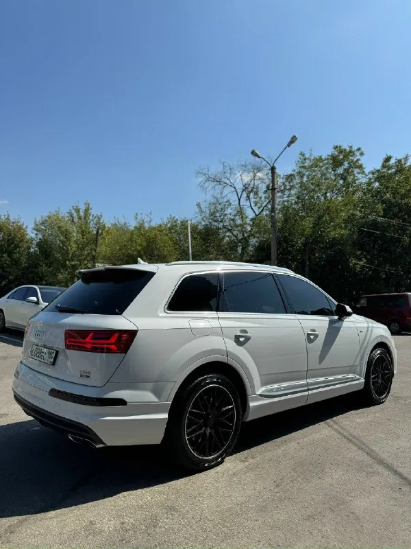 Audi q7 2016 года покупали в салоне новую, машина не бита не крашена не одна делать, часть авто в броне пленке 170.000 км оригинал пробег, история обслуживание строго на фирменной станции вложений 0, только после крупного т. О двигатель 3 литра бензин по двигателю вопросов не каких нет, работает тихо и мягко масло не берет ходовая вся как новая, пневма работает идеально машина очень мягко и тихо едет резина с дисками новые сколов царапин вмятин нет проверка только приветствуется комплектация s-line в машине есть все ! Цена 3.500.000₽ обмен на порше каен осмотр макеевка донецк +7 949 524 3150
📞 Звоните: +7(949)5243150 - фотография - 5