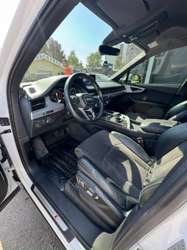 Audi q7 2016 года покупали в салоне новую, машина не бита не крашена не одна делать, часть авто в броне пленке 170.000 км оригинал пробег, история обслуживание строго на фирменной станции вложений 0, только после крупного т. О двигатель 3 литра бензин по двигателю вопросов не каких нет, работает тихо и мягко масло не берет ходовая вся как новая, пневма работает идеально машина очень мягко и тихо едет резина с дисками новые сколов царапин вмятин нет проверка только приветствуется комплектация s-line в машине есть все ! Цена 3.500.000₽ обмен на порше каен осмотр макеевка донецк +7 949 524 3150
📞 Звоните: +7(949)5243150 - фотография - 9