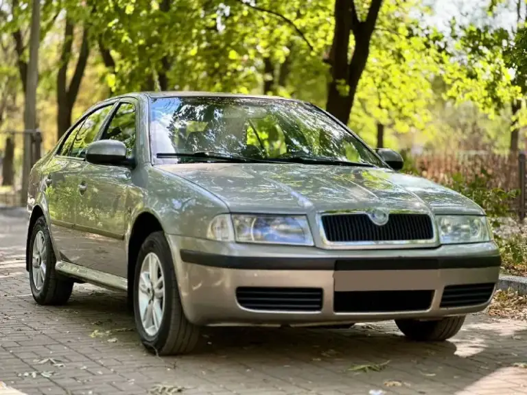 🇷🇺 Г. Донецк /макеевка.

Приветствую ваше внимание.
🚘 - В продаже skoda octavia tour.
📅 - Год выпуска: 2009
🚀 - Мотор: 1.6
📉 - Пробег: 182.000 км
⚙️ - Коробка: механическая 5-ступка
📃 - Птс оригинал 3 владельца за всю историю.

📝 - Описание: автомобиль в отличном состоянии как внешне так и технически, мотор шепчет без расхода масла, коробка в штатном режиме скоростя все на месте. Пробег оригинальный не мотаный подтверждений автотекой. Есть сервисные книжки, два комплекта ключей.
Комплектация: передние эсп, электро зеркала с обогревом, abs, передние airbag, кондиционер, обогрев заднего стекла, сигнализация центральный замок, гур.
В машине работает каждая кнопочка, кондей морозит, все расходники заменены, машина без вложений готова к эксплуатации.

💵 - Цена: 570.000 руб, торг у капота реальному покупателю. Документы чистые с зеленой историей. Автотека по запросу.
Интересующие вопросы по телефону.
Осмотр донецк/макеевка по договоренности.
☎ - ️Связь: +79494046797. - фотография - 2