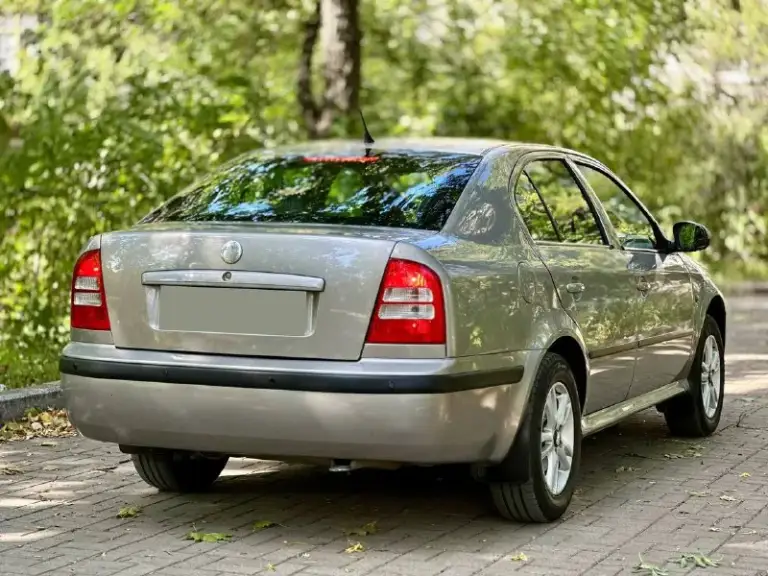 🇷🇺 Г. Донецк /макеевка.

Приветствую ваше внимание.
🚘 - В продаже skoda octavia tour.
📅 - Год выпуска: 2009
🚀 - Мотор: 1.6
📉 - Пробег: 182.000 км
⚙️ - Коробка: механическая 5-ступка
📃 - Птс оригинал 3 владельца за всю историю.

📝 - Описание: автомобиль в отличном состоянии как внешне так и технически, мотор шепчет без расхода масла, коробка в штатном режиме скоростя все на месте. Пробег оригинальный не мотаный подтверждений автотекой. Есть сервисные книжки, два комплекта ключей.
Комплектация: передние эсп, электро зеркала с обогревом, abs, передние airbag, кондиционер, обогрев заднего стекла, сигнализация центральный замок, гур.
В машине работает каждая кнопочка, кондей морозит, все расходники заменены, машина без вложений готова к эксплуатации.

💵 - Цена: 570.000 руб, торг у капота реальному покупателю. Документы чистые с зеленой историей. Автотека по запросу.
Интересующие вопросы по телефону.
Осмотр донецк/макеевка по договоренности.
☎ - ️Связь: +79494046797. - фотография - 3