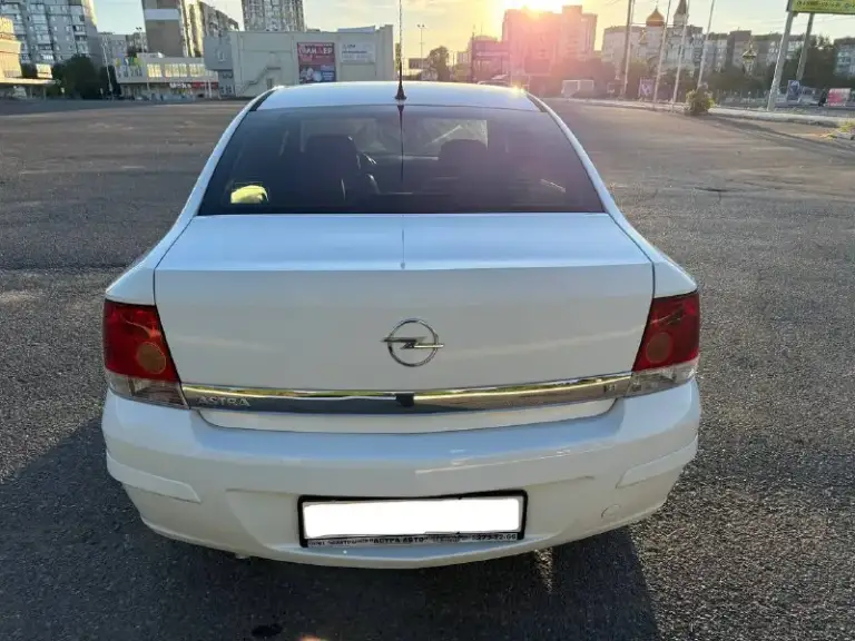 Opel astra 2007 год
Мотор 1.8 бензин на обычном автомате!
Хорошее состояние мотор работает ровно, коробка без пинков переключает плавно, ходовая не стучит, полностью обслужена.
Кузов оцинкованный коррозии нет,
Стекла все заводские включая лобовое, безопасность вся на месте,
Комплектация с климат контролем, подогревами сидений, датчик света, дождя и др.
Вложений не требует сел и поехал,
С документами полный порядок!
Цена 600 т. Р
Г. Донецк
+79493710826 - фотография - 4