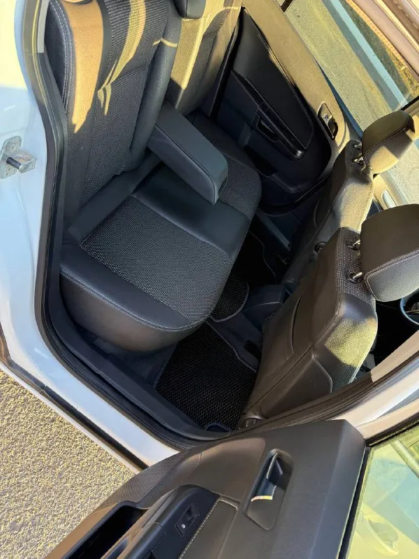 Opel astra 2007 год
Мотор 1.8 бензин на обычном автомате!
Хорошее состояние мотор работает ровно, коробка без пинков переключает плавно, ходовая не стучит, полностью обслужена.
Кузов оцинкованный коррозии нет,
Стекла все заводские включая лобовое, безопасность вся на месте,
Комплектация с климат контролем, подогревами сидений, датчик света, дождя и др.
Вложений не требует сел и поехал,
С документами полный порядок!
Цена 600 т. Р
Г. Донецк
+79493710826 - фотография - 7