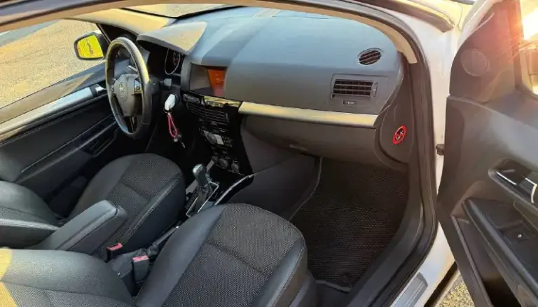 Opel astra 2007 год
Мотор 1.8 бензин на обычном автомате!
Хорошее состояние мотор работает ровно, коробка без пинков переключает плавно, ходовая не стучит, полностью обслужена.
Кузов оцинкованный коррозии нет,
Стекла все заводские включая лобовое, безопасность вся на месте,
Комплектация с климат контролем, подогревами сидений, датчик света, дождя и др.
Вложений не требует сел и поехал,
С документами полный порядок!
Цена 600 т. Р
Г. Донецк
+79493710826 - фотография - 8