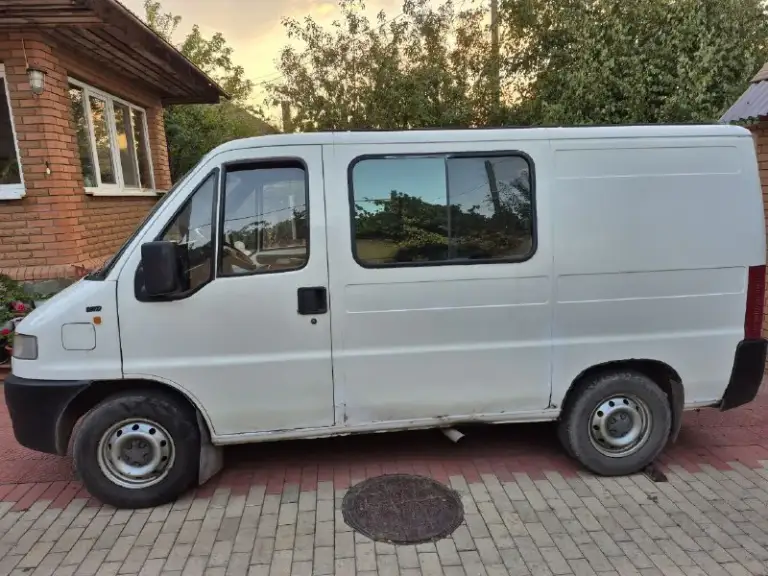 Продам личный автомобиль, fiat ducato, 1.9 td, 1999 года рождения. По документам грузопассажирский 6+1 категория b, двигатель французский пежо один из надёжнейших, после капитального ремонта прошёл 40 тыс. , топливный насос после ремонта, новая рейка. Стоит подогрев двигателя на 220в. Коробка на 5. Днище и кузов поварено. Последнии лет 20 в одних хозяйских руках. Имеется второй ряд сидений от boeing 747.
Вложений не требует, салярку нюхает. Доедет куда угодно. Отвечу на любые вопросы и за каждое слово.
Цену вижу 490000 тыр, в машину вложено много сил и средств, торг присутствует.
Звоните +79493301540, владимир.
Авто в донецке. - фотография - 7