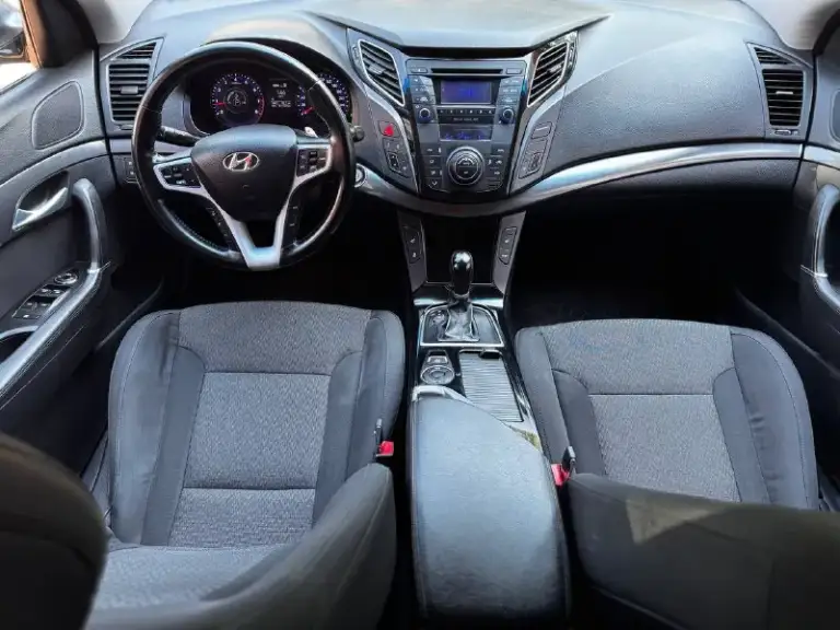 Hyundai i40 2014 г.
Двигатель 2.0 150.лс бензин.
Автомат 6 ступенчатый.
Продаю свою машину!
Состояние отличное для своих лет.
Гаражное и бережное хранение.
Полностью вся обслужена все наряды
Самая полная максимальная комплектация.
2 Комплекта ключей, сервисные книжки.
Подогрев сидений, двухзонный климат контроль. Подогрев руля круизконтроль.
Электронный ручник, лепестки на руле. Спорт режим.
Полный электропакет.
Адаптация освещения фар. Мультируль.
Двигатель 2.0 атмосфера бензин.
Коробка передач автомат обычный.
Очень удобный экономный все работает.
Корейской сборки надежный комфортабельный.

Автомобиль в идеальном состоянии.
Цена. 1 100 000 руб. Телефон +7 949 513 22 29 вячеслав. - фотография - 10