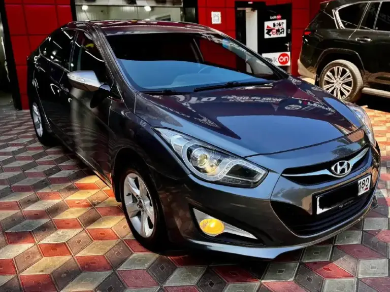 Hyundai i40 2014 г.
Двигатель 2.0 150.лс бензин.
Автомат 6 ступенчатый.
Продаю свою машину!
Состояние отличное для своих лет.
Гаражное и бережное хранение.
Полностью вся обслужена все наряды
Самая полная максимальная комплектация.
2 Комплекта ключей, сервисные книжки.
Подогрев сидений, двухзонный климат контроль. Подогрев руля круизконтроль.
Электронный ручник, лепестки на руле. Спорт режим.
Полный электропакет.
Адаптация освещения фар. Мультируль.
Двигатель 2.0 атмосфера бензин.
Коробка передач автомат обычный.
Очень удобный экономный все работает.
Корейской сборки надежный комфортабельный.

Автомобиль в идеальном состоянии.
Цена. 1 100 000 руб. Телефон +7 949 513 22 29 вячеслав. - фотография - 4