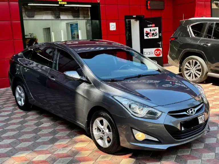 Hyundai i40 2014 г.
Двигатель 2.0 150.лс бензин.
Автомат 6 ступенчатый.
Продаю свою машину!
Состояние отличное для своих лет.
Гаражное и бережное хранение.
Полностью вся обслужена все наряды
Самая полная максимальная комплектация.
2 Комплекта ключей, сервисные книжки.
Подогрев сидений, двухзонный климат контроль. Подогрев руля круизконтроль.
Электронный ручник, лепестки на руле. Спорт режим.
Полный электропакет.
Адаптация освещения фар. Мультируль.
Двигатель 2.0 атмосфера бензин.
Коробка передач автомат обычный.
Очень удобный экономный все работает.
Корейской сборки надежный комфортабельный.

Автомобиль в идеальном состоянии.
Цена. 1 100 000 руб. Телефон +7 949 513 22 29 вячеслав. - фотография - 5