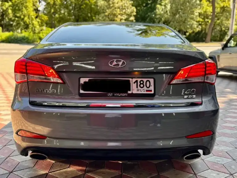 Hyundai i40 2014 г.
Двигатель 2.0 150.лс бензин.
Автомат 6 ступенчатый.
Продаю свою машину!
Состояние отличное для своих лет.
Гаражное и бережное хранение.
Полностью вся обслужена все наряды
Самая полная максимальная комплектация.
2 Комплекта ключей, сервисные книжки.
Подогрев сидений, двухзонный климат контроль. Подогрев руля круизконтроль.
Электронный ручник, лепестки на руле. Спорт режим.
Полный электропакет.
Адаптация освещения фар. Мультируль.
Двигатель 2.0 атмосфера бензин.
Коробка передач автомат обычный.
Очень удобный экономный все работает.
Корейской сборки надежный комфортабельный.

Автомобиль в идеальном состоянии.
Цена. 1 100 000 руб. Телефон +7 949 513 22 29 вячеслав. - фотография - 8