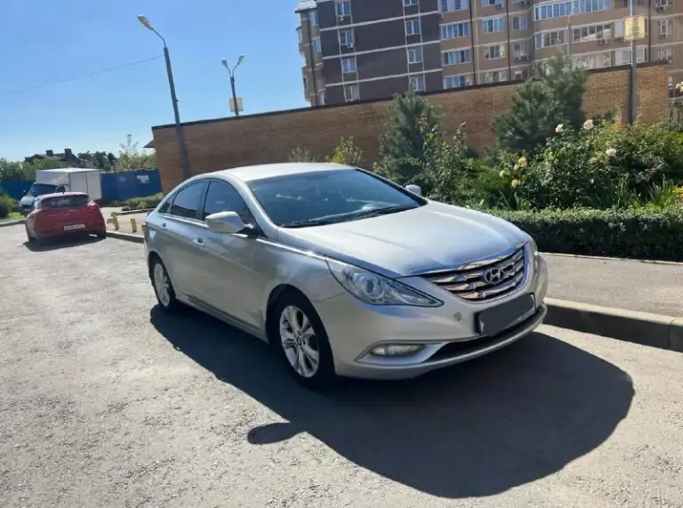 Продам hyundai sonata 2011 года выпуска.
Хозяин 1, документы в порядке.
Просмотр возможен в г. Ростов-на-дону (по необходимости можем пригнать в донецк, днр)
Обращаться по тел. :
+79494512062, 89770165706

Пробег, км: 160 000
Поколение: vi (2009-2014)
Тип двигателя: бензин
Привод: передний
Мощность, л. С. : 178
Модификация: 2.4 ат (178 л. С. )
Руль: левый
Цвет: серый
Тип автомобиля: с пробегом
Состояние: не битый
Птс: оригинал
Владельцев по птс: 1
Обмен: не интересует
****

Просмотр возможен в г. Ростов-на-дону, по необходимости пригон в донецк
Стоимость 1150000 руб 💰 - фотография - 1