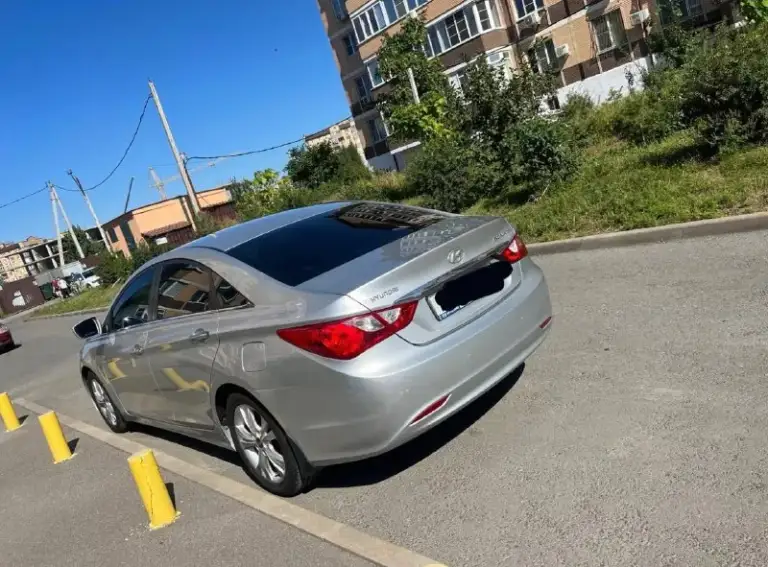 Продам hyundai sonata 2011 года выпуска.
Хозяин 1, документы в порядке.
Просмотр возможен в г. Ростов-на-дону (по необходимости можем пригнать в донецк, днр)
Обращаться по тел. :
+79494512062, 89770165706

Пробег, км: 160 000
Поколение: vi (2009-2014)
Тип двигателя: бензин
Привод: передний
Мощность, л. С. : 178
Модификация: 2.4 ат (178 л. С. )
Руль: левый
Цвет: серый
Тип автомобиля: с пробегом
Состояние: не битый
Птс: оригинал
Владельцев по птс: 1
Обмен: не интересует
****

Просмотр возможен в г. Ростов-на-дону, по необходимости пригон в донецк
Стоимость 1150000 руб 💰 - фотография - 4