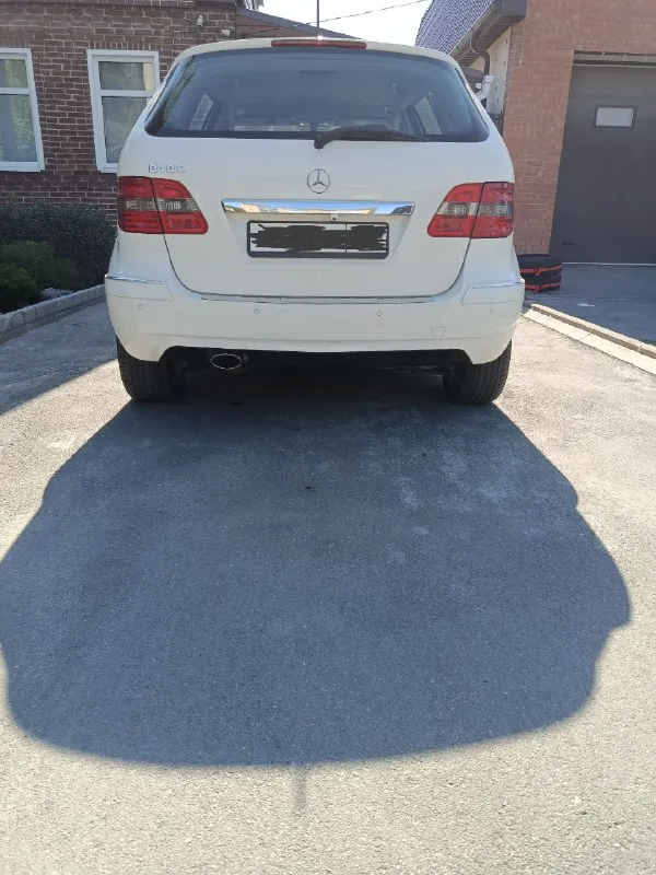 Продам mercedes b-class
Год 2010
Двигатель 1.7
Пробег 104 тыс (оригинальный)
Кпп автомат
Автомобиль в идеальном состоянии, без ржавчины и гнили, салон в идеальном состоянии, всё остекление родное включая лобовое, два комплекта резины, редкий экземпляр с таким пробегом и в таком состоянии, автомобиль достоин вашего внимания.
Комплектация:abs, airbag, кондиционер, круиз контроль, датчики дождя и света, подогрев сидений, полный эл. Пакет, парк троники передний задний, хорошая магнитола с камерой заднего вида.
Юридически чистая, могу присутствовать при переоформлении в мрео
Осмотр макеевка
Цена 1млн. Торг уместен
Тел +79493179960
Телеграм +79493179960
📞 Звоните: +7(949)3179960 - фотография - 2