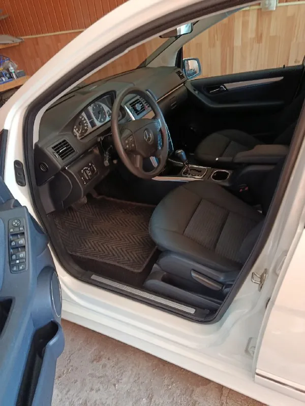 Продам mercedes b-class
Год 2010
Двигатель 1.7
Пробег 104 тыс (оригинальный)
Кпп автомат
Автомобиль в идеальном состоянии, без ржавчины и гнили, салон в идеальном состоянии, всё остекление родное включая лобовое, два комплекта резины, редкий экземпляр с таким пробегом и в таком состоянии, автомобиль достоин вашего внимания.
Комплектация:abs, airbag, кондиционер, круиз контроль, датчики дождя и света, подогрев сидений, полный эл. Пакет, парк троники передний задний, хорошая магнитола с камерой заднего вида.
Юридически чистая, могу присутствовать при переоформлении в мрео
Осмотр макеевка
Цена 1млн. Торг уместен
Тел +79493179960
Телеграм +79493179960
📞 Звоните: +7(949)3179960 - фотография - 5