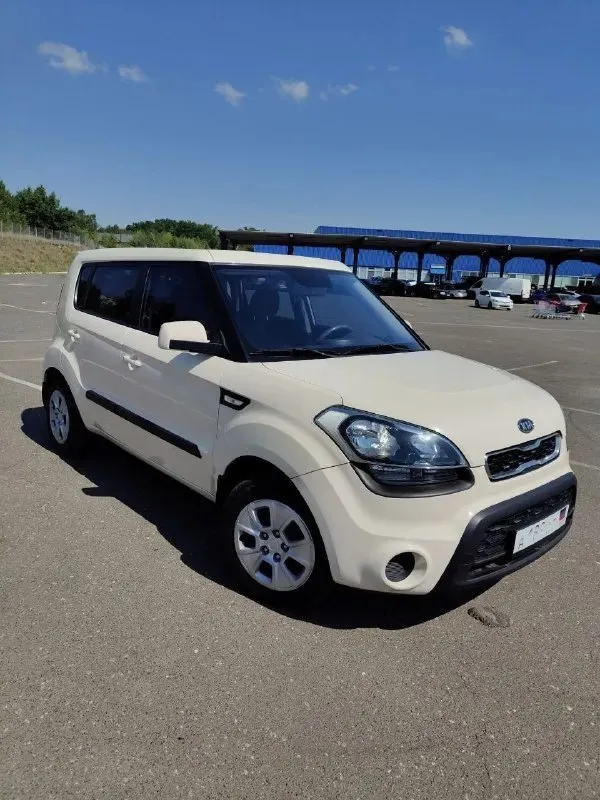 В продаже kia soul 2012 года выпуска! Опрятное ухоженное авто никогда не подводила! В машине никогда не курили покупалась в автосалоне, машина в одной семье, я 1 один хозяин, собственник в дтп никогда не участвовала любые проверки при переоформлении будете первым в птс установлена сигнализация 2 комплекта резины, зима-лето никаких нареканий по технике! Машина сел поехал, без каких либо вложений мотор 1.6 (бензин) - 130 л. С, масло не расходует совсем! Мкпп 6-ступеней заменены все масла фильтра, расходники у авто хороший клиренс приятная хорошая музыка 4 стеклоподъемника эргономичный салон цена за данное авто - 870р торг реальному покупателю более подробно ответить на вопросы по авто могу по номеру - +79495141195
📞 Звоните: +7(949)5141195 - фотография - 1