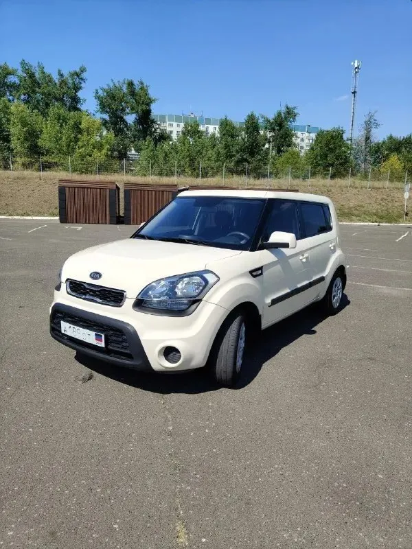 В продаже kia soul 2012 года выпуска! Опрятное ухоженное авто никогда не подводила! В машине никогда не курили покупалась в автосалоне, машина в одной семье, я 1 один хозяин, собственник в дтп никогда не участвовала любые проверки при переоформлении будете первым в птс установлена сигнализация 2 комплекта резины, зима-лето никаких нареканий по технике! Машина сел поехал, без каких либо вложений мотор 1.6 (бензин) - 130 л. С, масло не расходует совсем! Мкпп 6-ступеней заменены все масла фильтра, расходники у авто хороший клиренс приятная хорошая музыка 4 стеклоподъемника эргономичный салон цена за данное авто - 870р торг реальному покупателю более подробно ответить на вопросы по авто могу по номеру - +79495141195
📞 Звоните: +7(949)5141195 - фотография - 2