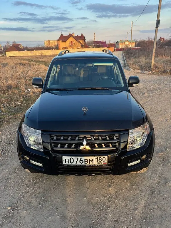 Mitsubishi pajero 2014 года
Цена авто: 2.500 000 руб.
Предлагаем вашему вниманию mitsubishi pajero последний рестайлинг. С двигателем 3 литра бензиновым. Этот автомобиль в максимальной комплектации обеспечит вам максимальный комфорт и безопасность на дороге.
Коробка передач: автомат
Фары: все led с тонированной бронепленке.
Аудиосистема: доработанная, для истинных ценителей музыки.
Салон кожа.
Состояние: автомобиль идеальное, не участвовал в дтп
2 Комплекта оригинальных дисков зима, лето.
Подробнее расскажу по телефону, звоните.
+79493069811
📲 Tg: @illandmarkll
📞 Звоните: +7(949)3069811 - фотография - 2
