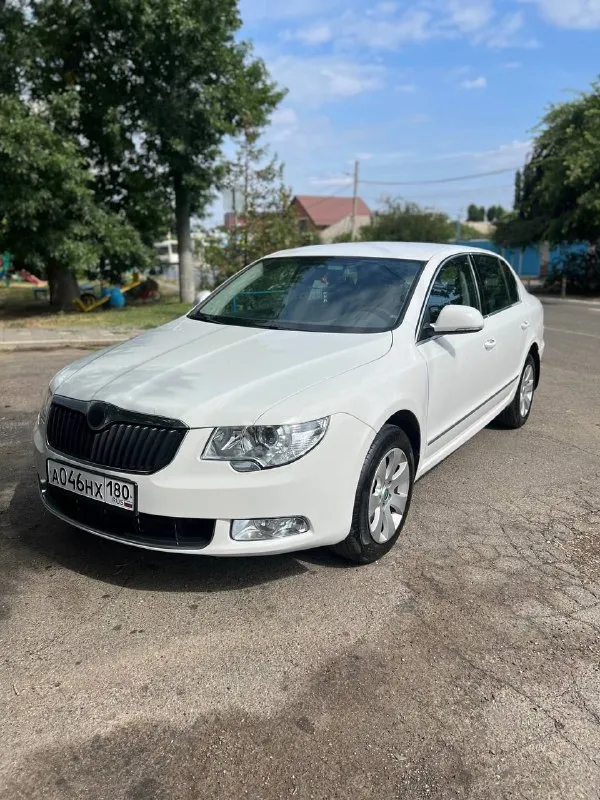 Skoda superb ll 2012г.
1.8 152Л. - обслужен! Работает без нареканий.
Акпп - классический автомат работает отлично, без пинков.
Кузов без ржавчины где либо. Салон комбинированный, с подогревом всех сидений. Климат холодит, греет всё работает. Колёса r16 205/60 с отличным протектором. Ничего делать не надо!!
Сейчас в краснодаре, в конце сентября будет в макеевке. +79298154358 цена: 950000₽ - фотография - 1