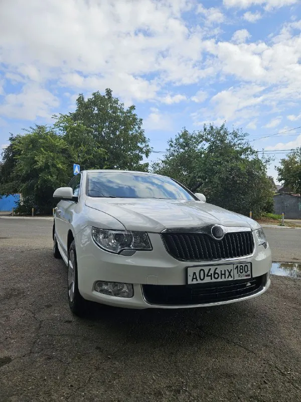 Skoda superb ll 2012г.
1.8 152Л. - обслужен! Работает без нареканий.
Акпп - классический автомат работает отлично, без пинков.
Кузов без ржавчины где либо. Салон комбинированный, с подогревом всех сидений. Климат холодит, греет всё работает. Колёса r16 205/60 с отличным протектором. Ничего делать не надо!!
Сейчас в краснодаре, в конце сентября будет в макеевке. +79298154358 цена: 950000₽ - фотография - 4