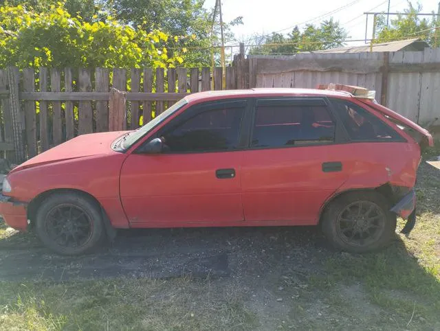 Opel астра 1993г.
После дтп, на разборку или восстановление. Двигатель целый, титановые диски.
Регистрация днр до 06.07.2026г.
Заклинило водительскую сторону, сама не поедет.
Г. Макеевка, червоногвардейский район
40 Тыс руб. Торг
Подробнее по +7 949 332 53 96
📲 Tg: @alenkakay
📞 Звоните: +7(949)3325396 - фотография - 1