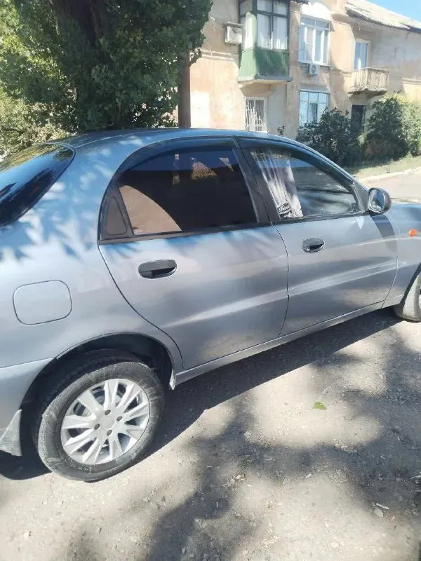 Продам заз шанс ( тот же ланос)( обьем двигателя 1,5) 2010г. Автомобиль полной комплектации ( все работает) цена: 375 000 рублей (торг уместен). Характеристики: - двигатель: 1.5 л. - кпп: механическая. - пробег: 114 000 комплектация: -гидроусилитель руля. - airbag. - кондиционер ( рабочий). - 2 стеклоподъемника ( передние). - сигнализация двухсторонняя с автозапуском -музыка состояние: - кузов без коррозии: арки, пороги, дно — заводские. - технически исправен, регулярное то. Ремень грм, масла, фильтра все перебрано. Комплект зимних шин. Документы: - чистые (без штрафов/ограничений). - переоформление в мрео г. Макеевка. Контакты: - телефон: +79493178606 ( телеграмм) - город: макеевка.
📞 Звоните: +7(949)3178606 - фотография - 5