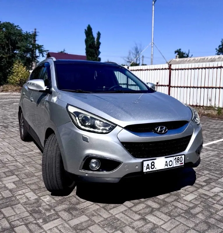 Продажа hyundai ix35 2014 рестайлинг.
Двигатель 2.0 бензин, . Полный привод.
Пробег 183 тыс. Км. Автомобиль полностью обслужен.
Максимальная комплектация. Полный зимний пакет – подогрев зеркал, руля, передних и задних сидений, обогрев заднего и лобового стекла. Панорама, кожаный салон, кожаный мультируль, климат-контроль, бесключевой доступ, кнопка start/stop, передние
И задние парктроники, электрорегулировка и складывание зеркал, помощь при спуске, система esp, круиз-контроль, датчики света и дождя, штатная аудио-система с 6 колонками и сабвуфером, usb, aux, bluetooth, навигация, диски r18.
Юридически чистый автомобиль, находится в г. Донецк. Продажа от собственника.
Цена 1 450 000, возможен торг.
+7(949) 315-71-61
📞 Звоните: +7(949)3157161 - фотография - 1
