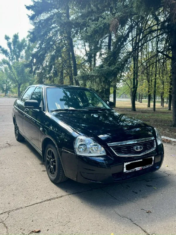 Продам ваз priora в красивом черном цвете. 2010 года выпуска. Оригинальный пробег 155.000 км. С такой историей таких авто практически не осталось. Автотека зелёная. Оригинальный птс. 2 хозяина. Без дтп. Без расчетов и выплат. Все железо родное не снималось не крутилось. Стекла родные включая лобовое. Кузов красивый ровный как на фото, после полной полировки. Без гнили и рыжиков. Стаканы, пороги, кармашки, дно все целое. Комплектация: эру, передние стеклоподъемники, абс, электро привод зеркал, кондиционер работает холодит, сигнализация с авто запуском, шикарная музыка с усилком. Салон чистый опрятный, без запахов, рванья и прочего. Новая резина, на литых красивых дисках. Двигатель без нареканий работает ровно, не дымит, не троит. Компрессия по 14. Ошибок по электрике нет. Ходовка без стуков. Установлен новый аккумулятор. В данный момент авто не требует никаких вложений. Юридически авто чист! Цена 459.000₽ осмотр г. Макеевка +79494009981 +79490710021
📞 Звоните: +7(949)4009981 - фотография - 2