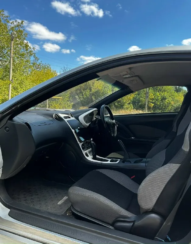 Продам игрушку, пушку! Toyota celica 2005 1.8 чистый японец 🇯🇵 вся в родных обвесах с завода ✅ для своего года, внешне машина выглядит великолепно. Работает всё, собирает бешенные взгляды от всех. Мотор, коробка, идеал! Машина очень хорошо сохранилась. Приятный выхлоп на дороге чувствует себя уверенно, на 3 передаче ложит стрелку спокойно ☺️ стоящие номера, дорогие диски, большой сабвуфер, подсветка, монитор android по днр таких машин- всего 3 865.000 руб хороший торг. +7 949 534 07 53 г. Амвросиевка
📞 Звоните: +7(949)5340753 - фотография - 8