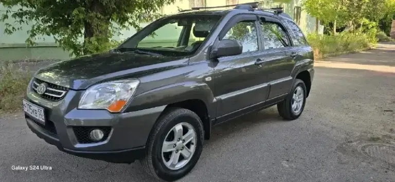 Продам kia спортейдж 2010г. (рейстайлинг) машина не битая не крашена родной пробег 153тыс. Автотека зелёная. Двигатель 2.0л передней приводной. Мкпп ( механика) автомобиль никаких вложений не требует. Очень надежный и комфортный автомобиль есть абсолютно все для комфортного вождения. Комплектация: ▫️климат контроль ▫️гур ▫️абс ▫️4 электро подъёмника ▫️электро зеркала ▫️парктроник ▫️камера и регистратор ▫️сигнализация ▫️датчик света и многое другое звоните спрашивайте!! Цена:1.040000₽ номер телефона: +79494999745
📞 Звоните: +7(949)4999745 - фотография - 1