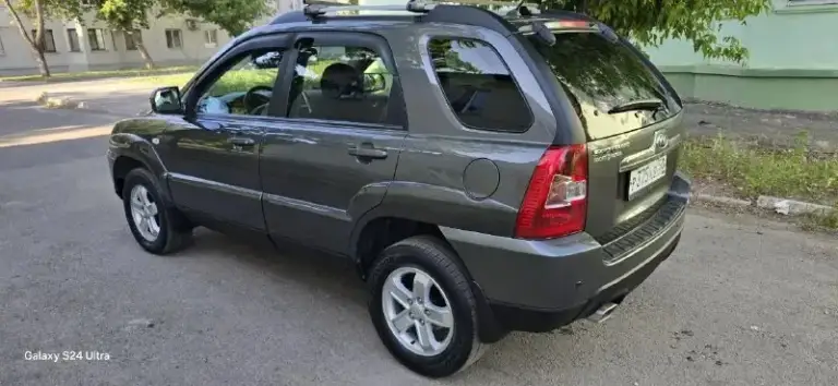 Продам kia спортейдж 2010г. (рейстайлинг) машина не битая не крашена родной пробег 153тыс. Автотека зелёная. Двигатель 2.0л передней приводной. Мкпп ( механика) автомобиль никаких вложений не требует. Очень надежный и комфортный автомобиль есть абсолютно все для комфортного вождения. Комплектация: ▫️климат контроль ▫️гур ▫️абс ▫️4 электро подъёмника ▫️электро зеркала ▫️парктроник ▫️камера и регистратор ▫️сигнализация ▫️датчик света и многое другое звоните спрашивайте!! Цена:1.040000₽ номер телефона: +79494999745
📞 Звоните: +7(949)4999745 - фотография - 5