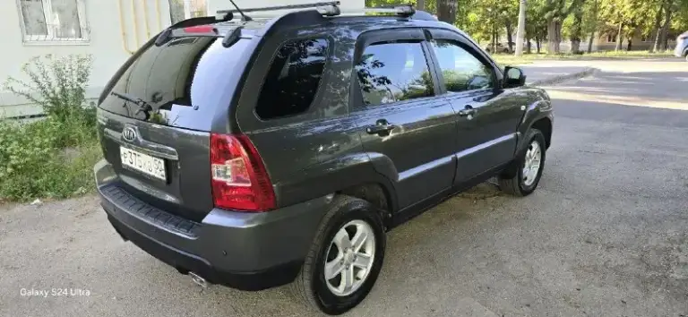 Продам kia спортейдж 2010г. (рейстайлинг) машина не битая не крашена родной пробег 153тыс. Автотека зелёная. Двигатель 2.0л передней приводной. Мкпп ( механика) автомобиль никаких вложений не требует. Очень надежный и комфортный автомобиль есть абсолютно все для комфортного вождения. Комплектация: ▫️климат контроль ▫️гур ▫️абс ▫️4 электро подъёмника ▫️электро зеркала ▫️парктроник ▫️камера и регистратор ▫️сигнализация ▫️датчик света и многое другое звоните спрашивайте!! Цена:1.040000₽ номер телефона: +79494999745
📞 Звоните: +7(949)4999745 - фотография - 6