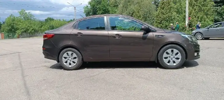 🚗 Продается kia рио 2016 года выпуска
✨ Цвет: шоколадный
  🚙 Пробег: 90,000 км
👌 Состояние: идеальное
  🔧 Технические характеристики:  - # : цепной, 1.6 л, мощность 123 л. С, масло не берет
  - Коробка передач: работает без пинков и задержек, переключает плавно
🛋️ Салон: в идеальном состоянии, сделана шумоизоляция между салоном и мотором 
🌞 Дополнительно: новая летняя резина  🔥 дополнительные функции: подогрев руля, подогрев лобового стекла, подогрев сидений 
Цена: 1.200.000р.
📞 Для подробностей звоните: +79493575909
📲 Tg: екатерина
📞 +7(949)3575909
📲 Tg: екатерина
📞 Звоните: +7(949)3575909 - фотография - 2