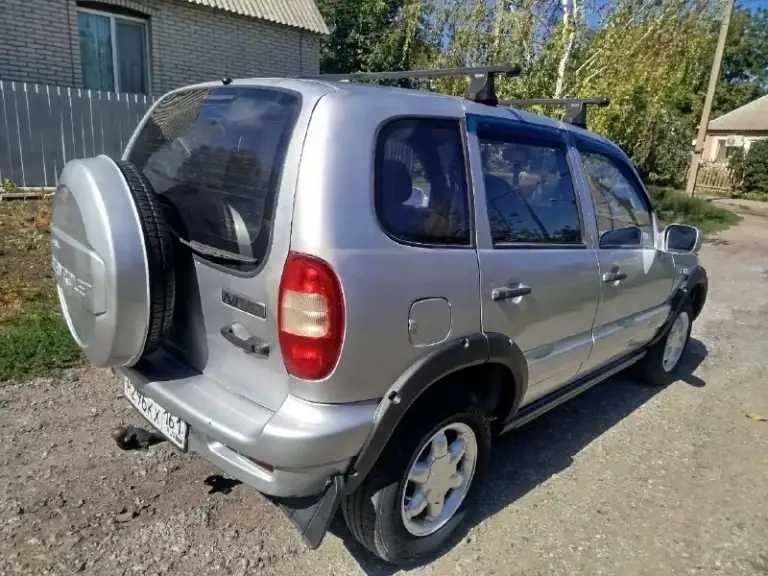 🚗 Продам автомобиль chevrolet niva(нива шевроле)
1 Хозяин!!!
▶️ Год выпуска: 2005 г. В.
▶️ Пробег: 140.000 км.
Подтверждён автотекой!!!
▶️ Объём двигателя: 1.7 мт 8 клапанный 80л. С.
ℹ️ описание:
✅ Автомобиль хорошем техническом состоянии.
✅ Двигатель, кпп на отлично.
Ходовая отрабатывает на 100 %
✅ Хороший цвет снежная королева
✅ Салон чистый, ухоженный.
• Есп 2
• Гур
-Подогрев заднего стекла
-Подогрев зеркал
Регулировка зеркал
Музыка
Центральный замок с брелка
Полка в багажнике(дерево)
Все стекла родные!!!
Лобовое родное, без сколов и трещин!!!
Без дтп!!!
По технике авто без вопросов!!!
Работает всё!!!
Предоставляю видео обзор автомобиля по требованию!

🏛 Юридически автомобиль чист, никаких штрафов и запретов!

💰 Цена: 350.000 рублей торг возможен на месте(без торга есть резина всесезонка в подарок)
🏢 Осмотр: г. Амвросиевка.
Возможна доставка в любом направлении!!!
☎ Телефон для связи: +79493391770 звоните, пишите!!!телефон работает всегда. ..!!!!
На номере телеграмм, вацап - фотография - 5