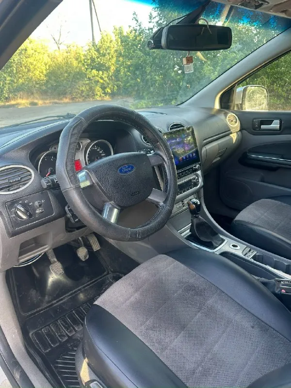 Продам ford фокус 2 рестайлинг 2009 год 1.8 бензин. По комплектации: датчики света, дождя, двухзонный климат контроль, подогрев передних седений, подогрев лобового и заднего стекла, полный электропакет, мультируль. Салон чистый ухоженный. Два комплекта резины на дисках, зима шипы. Цена 590000 рублей. Звоните +79494714637
📞 Звоните: +7(949)4714637 - фотография - 6