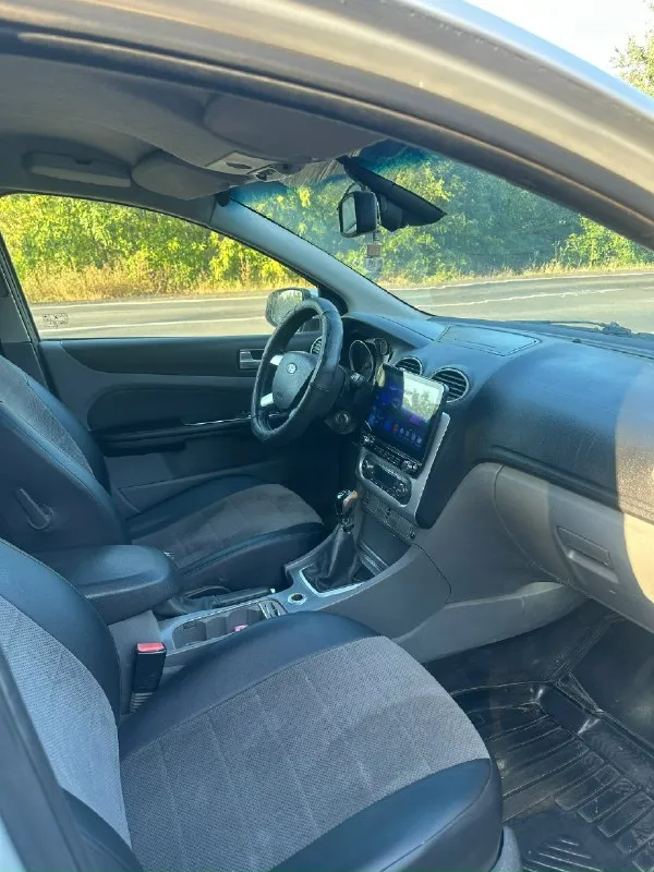 Продам ford фокус 2 рестайлинг 2009 год 1.8 бензин. По комплектации: датчики света, дождя, двухзонный климат контроль, подогрев передних седений, подогрев лобового и заднего стекла, полный электропакет, мультируль. Салон чистый ухоженный. Два комплекта резины на дисках, зима шипы. Цена 590000 рублей. Звоните +79494714637
📞 Звоните: +7(949)4714637 - фотография - 7