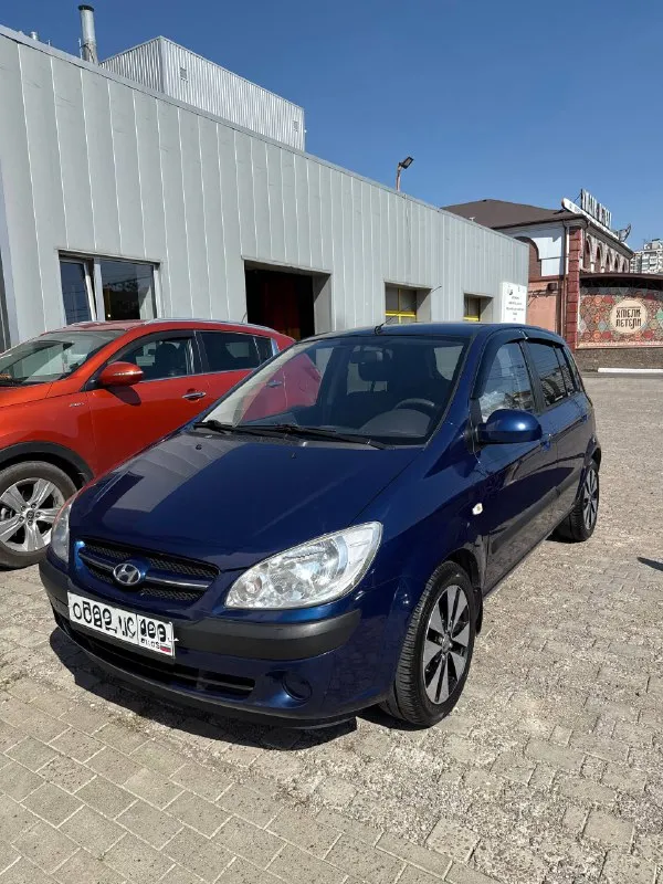 В продаже hyundai getz 2008г.
Автомат 1.4, бензин
Пробег 158 000 км
Полный комплект ключей

Машинка в идеальном состоянии, вообще без вложений.

- Сигнализация
- Кондиционер
- Хорошая акустика
- Подогрев сидений
- Свежая резина

Очень экономичная и бодрая.

Кому нужен ухоженный автомобиль - звоните 📲

Цена 665 000 руб

Донецк, центр
+79493055000 - фотография - 1
