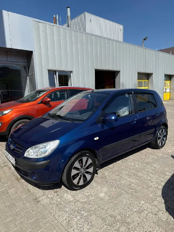 В продаже hyundai getz 2008г.
Автомат 1.4, бензин
Пробег 158 000 км
Полный комплект ключей

Машинка в идеальном состоянии, вообще без вложений.

- Сигнализация
- Кондиционер
- Хорошая акустика
- Подогрев сидений
- Свежая резина

Очень экономичная и бодрая.

Кому нужен ухоженный автомобиль - звоните 📲

Цена 665 000 руб

Донецк, центр
+79493055000 - фотография - 3