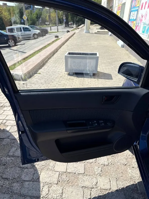 В продаже hyundai getz 2008г.
Автомат 1.4, бензин
Пробег 158 000 км
Полный комплект ключей

Машинка в идеальном состоянии, вообще без вложений.

- Сигнализация
- Кондиционер
- Хорошая акустика
- Подогрев сидений
- Свежая резина

Очень экономичная и бодрая.

Кому нужен ухоженный автомобиль - звоните 📲

Цена 665 000 руб

Донецк, центр
+79493055000 - фотография - 5