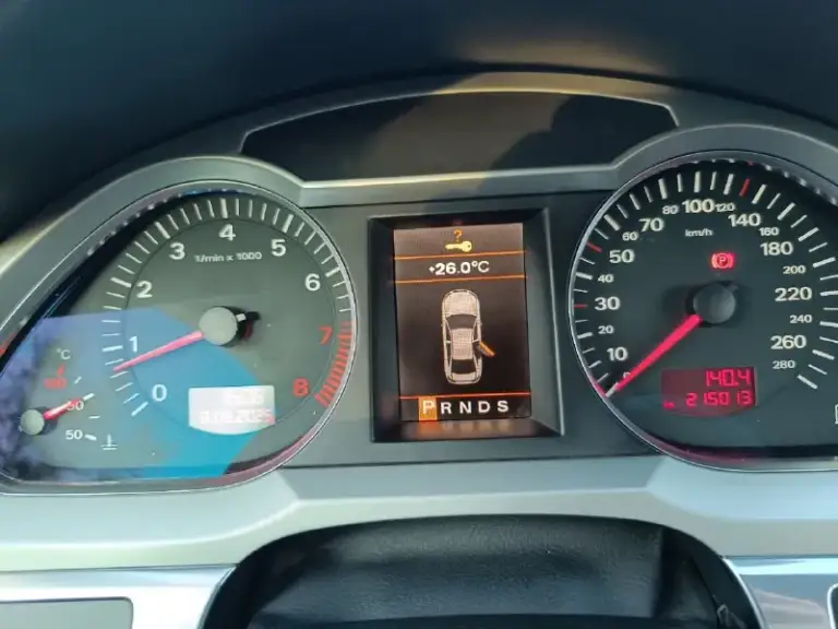 Продам audi а6с6 2.8 fsi 2008 год выпуска 215000 км пробега в хорошем состоянии без вложений два собственника бралась у дилера в ростове максимальная комплектация все вопросы по телефону+79591247637 осмотр г брянка 1700000₽ торг.
📞 Звоните: +7(959)1247637 - фотография - 7