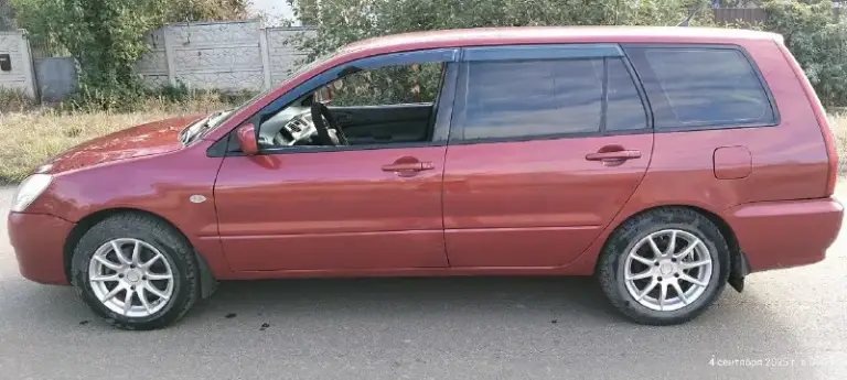 Продам mitsubishi lancer 9, универсал 2004г,1.6, мкпп, абс, кондиционер, 4эл. Стекл. , обогрев сидений, зеркал, салон в хорошем состоянии. Пробег 204т. Новый стартер, генератор, передние амортизаторы, аккумулятору меньше года. Авто без единой ошибки на бк. С документами порядок, без штрафов, ограничений и т. Д. Из минусов:двигатель подъедает масло, на лобовом трещина, требуется замены гофры. Осмотр г. Донецк, кировский район. Цена 300т. +79495276064
📞 Звоните: +7(949)5276064 - фотография - 7
