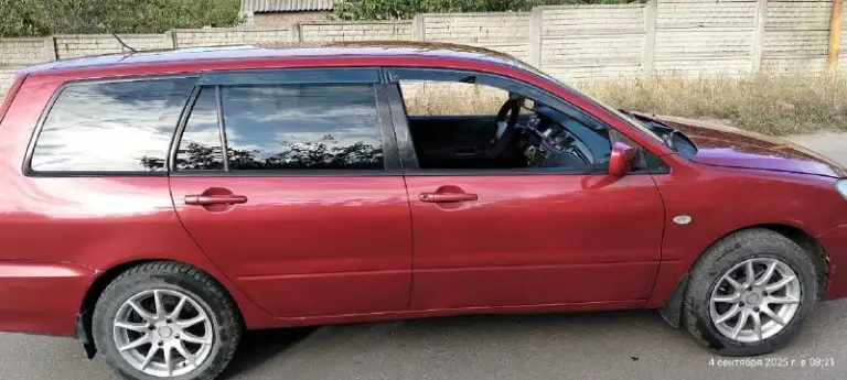 Продам mitsubishi lancer 9, универсал 2004г,1.6, мкпп, абс, кондиционер, 4эл. Стекл. , обогрев сидений, зеркал, салон в хорошем состоянии. Пробег 204т. Новый стартер, генератор, передние амортизаторы, аккумулятору меньше года. Авто без единой ошибки на бк. С документами порядок, без штрафов, ограничений и т. Д. Из минусов:двигатель подъедает масло, на лобовом трещина, требуется замены гофры. Осмотр г. Донецк, кировский район. Цена 300т. +79495276064
📞 Звоните: +7(949)5276064 - фотография - 8