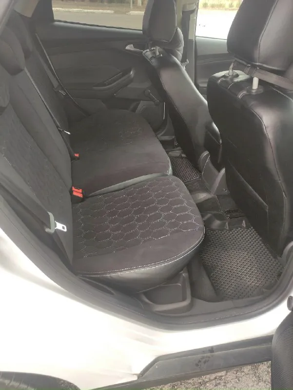 Продам ford фокус iii (рестайлинг ) универсал 2018г. Механика 1.6, 105л. С. Кондиционер, мульти руль, 2 электростеклоподъемниках, подогрев сидений, электрорегулировка зеркал, бортовой компьютер, подогрев лобового стекла. Пробег 251 тыс. Км. Цена 1050000 руб. Торг у капота. Г. Кировское +79493516844
📞 Звоните: +7(949)3516844 - фотография - 5